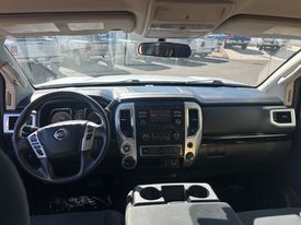 2017 Nissan Titan