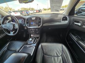 2017 Chrysler 300