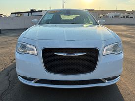 2018 Chrysler 300