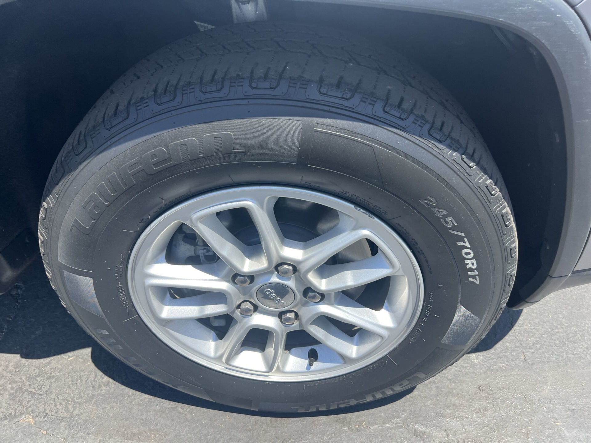Image of 2019 Jeep Grand Cherokee Laredo