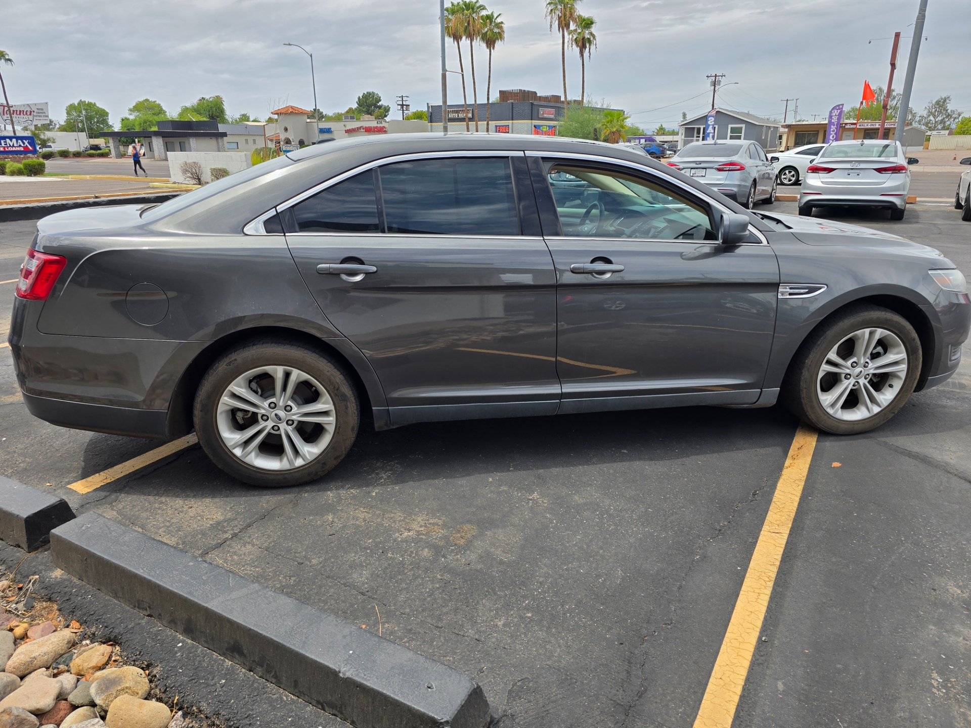 2018 Ford Taurus SE - Photo 6
