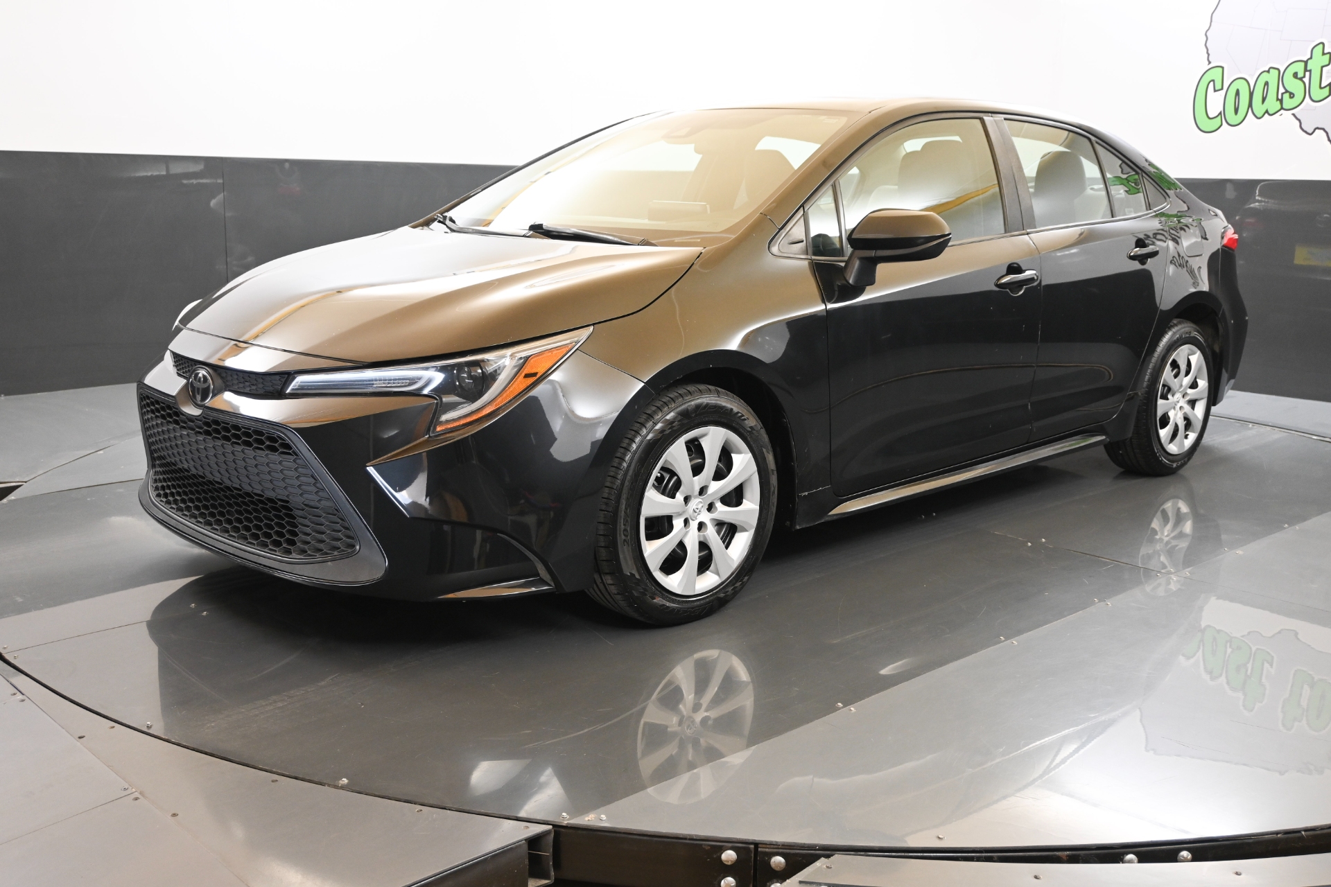 2021 Toyota Corolla LE - Photo 10