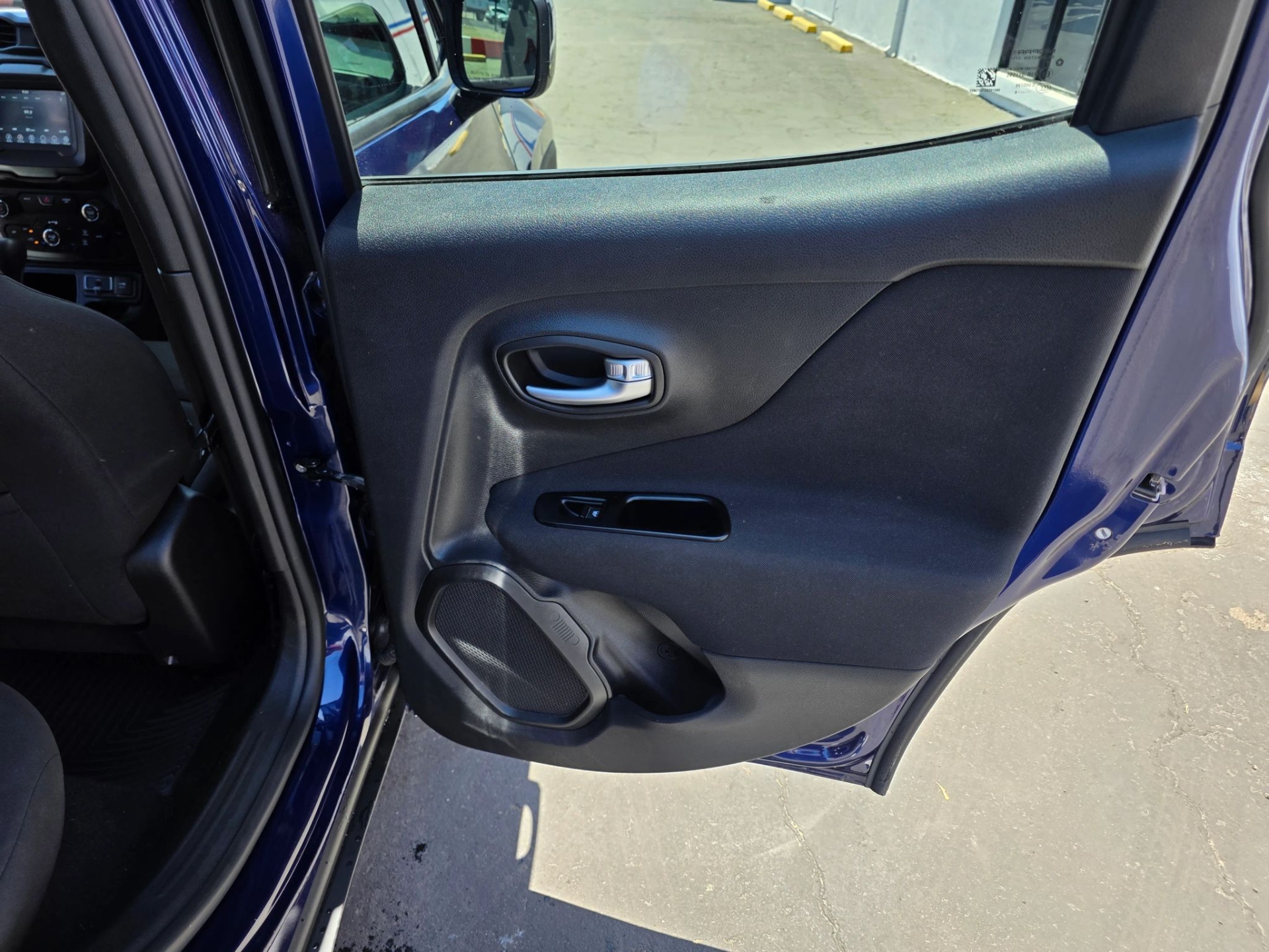 2020 Jeep Renegade Latitude - Photo 17