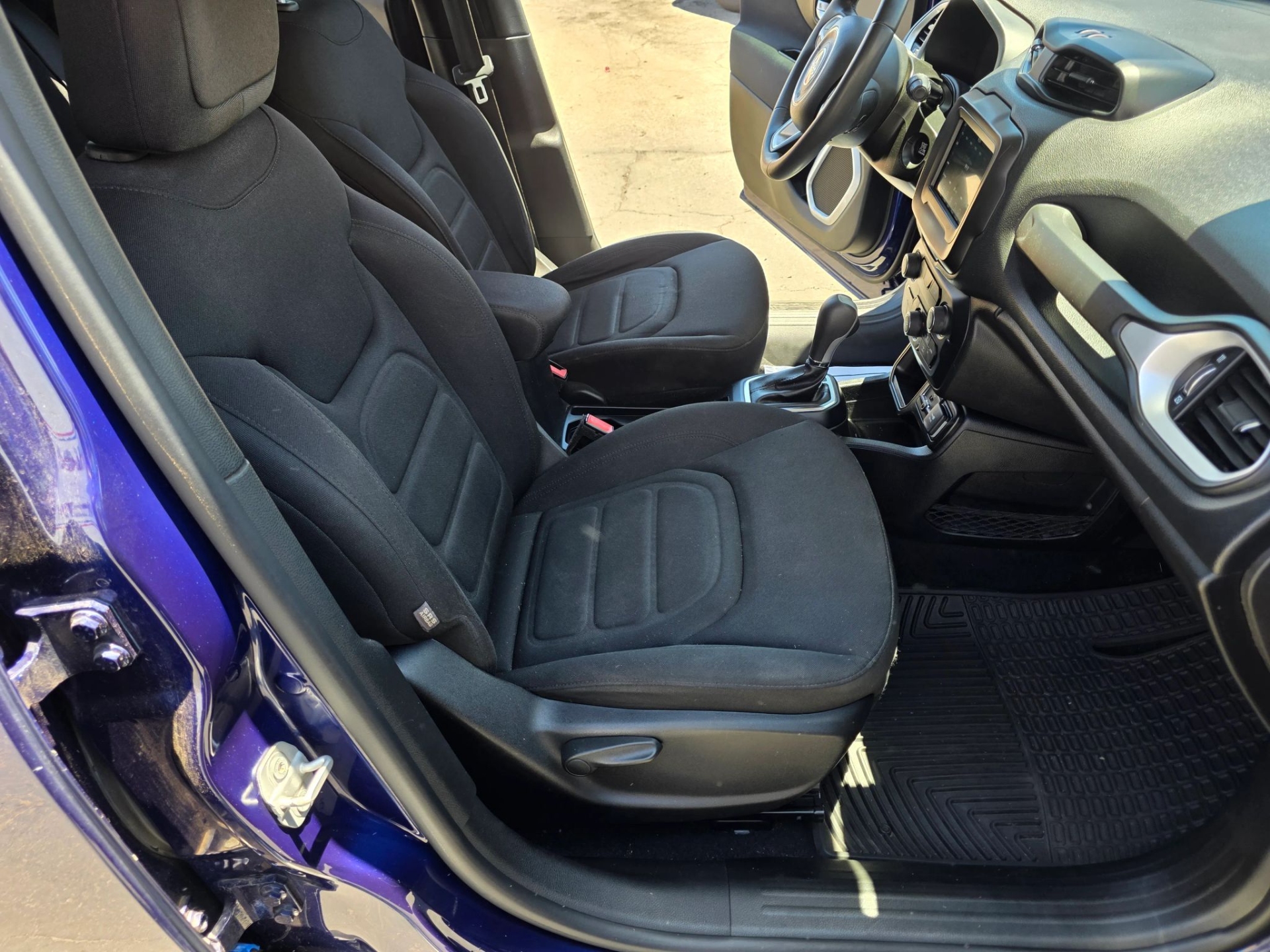 2020 Jeep Renegade Latitude - Photo 20