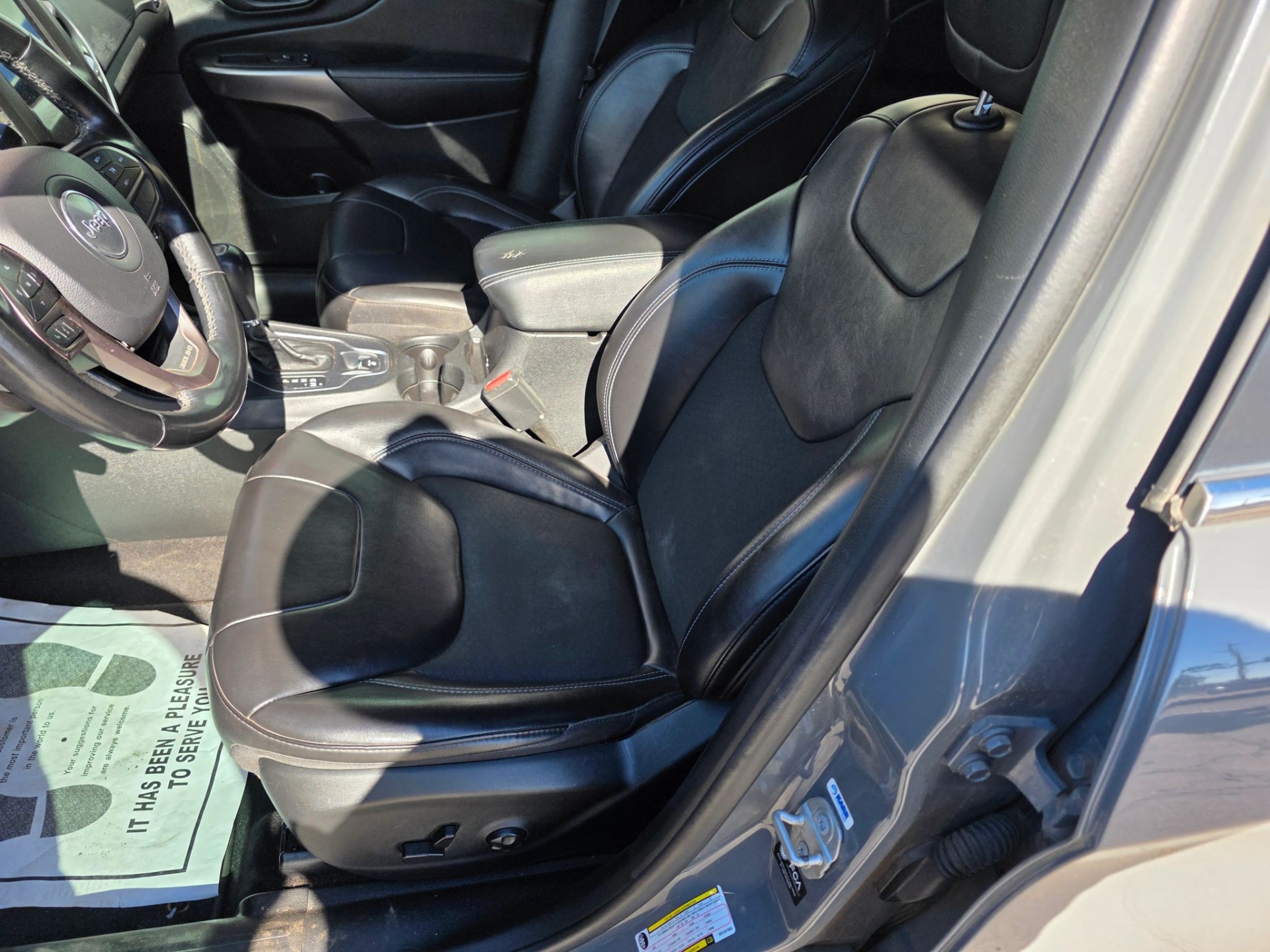 2021 Jeep Cherokee Latitude Plus - Photo 11