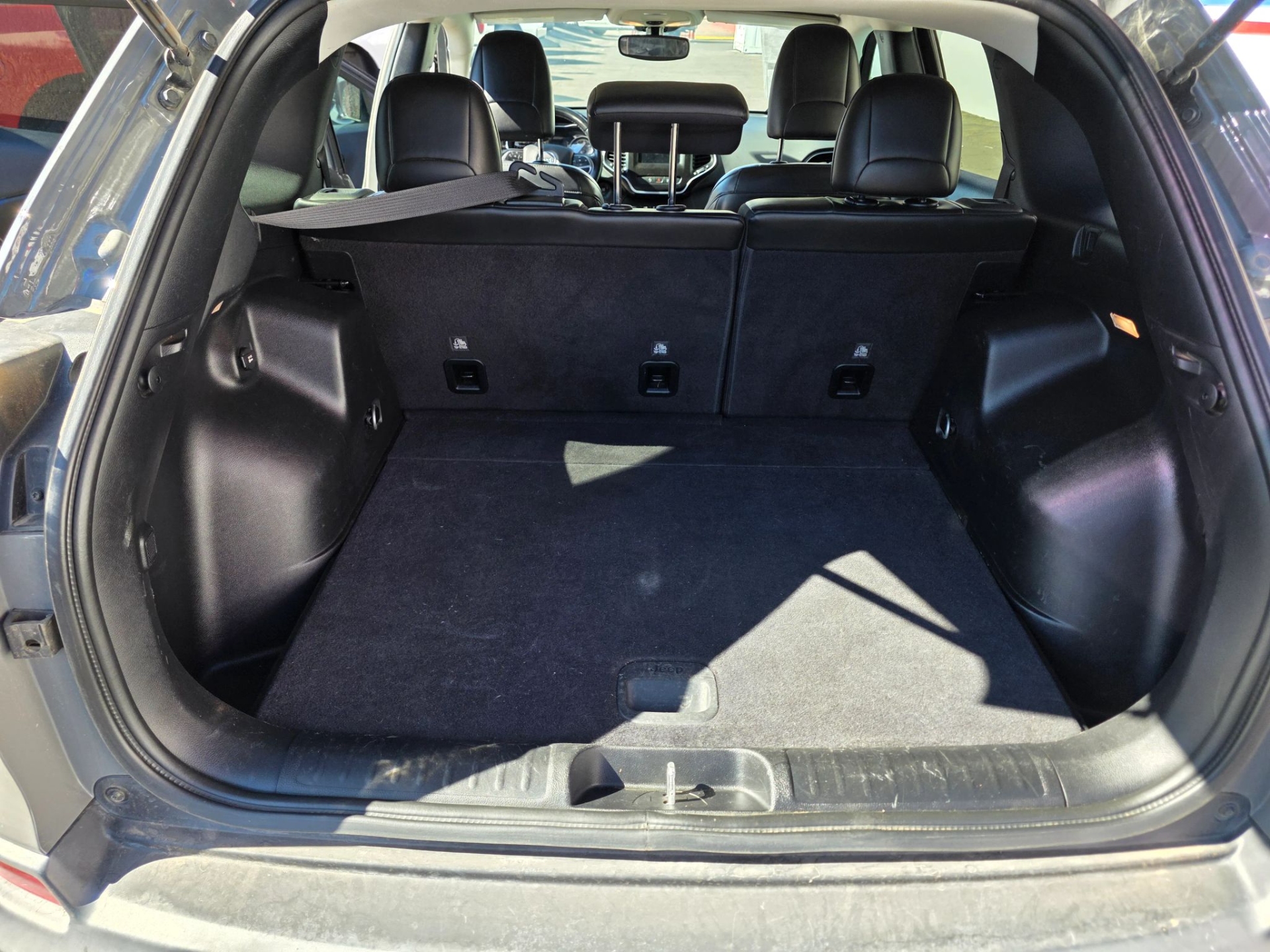 2021 Jeep Cherokee Latitude Plus - Photo 15