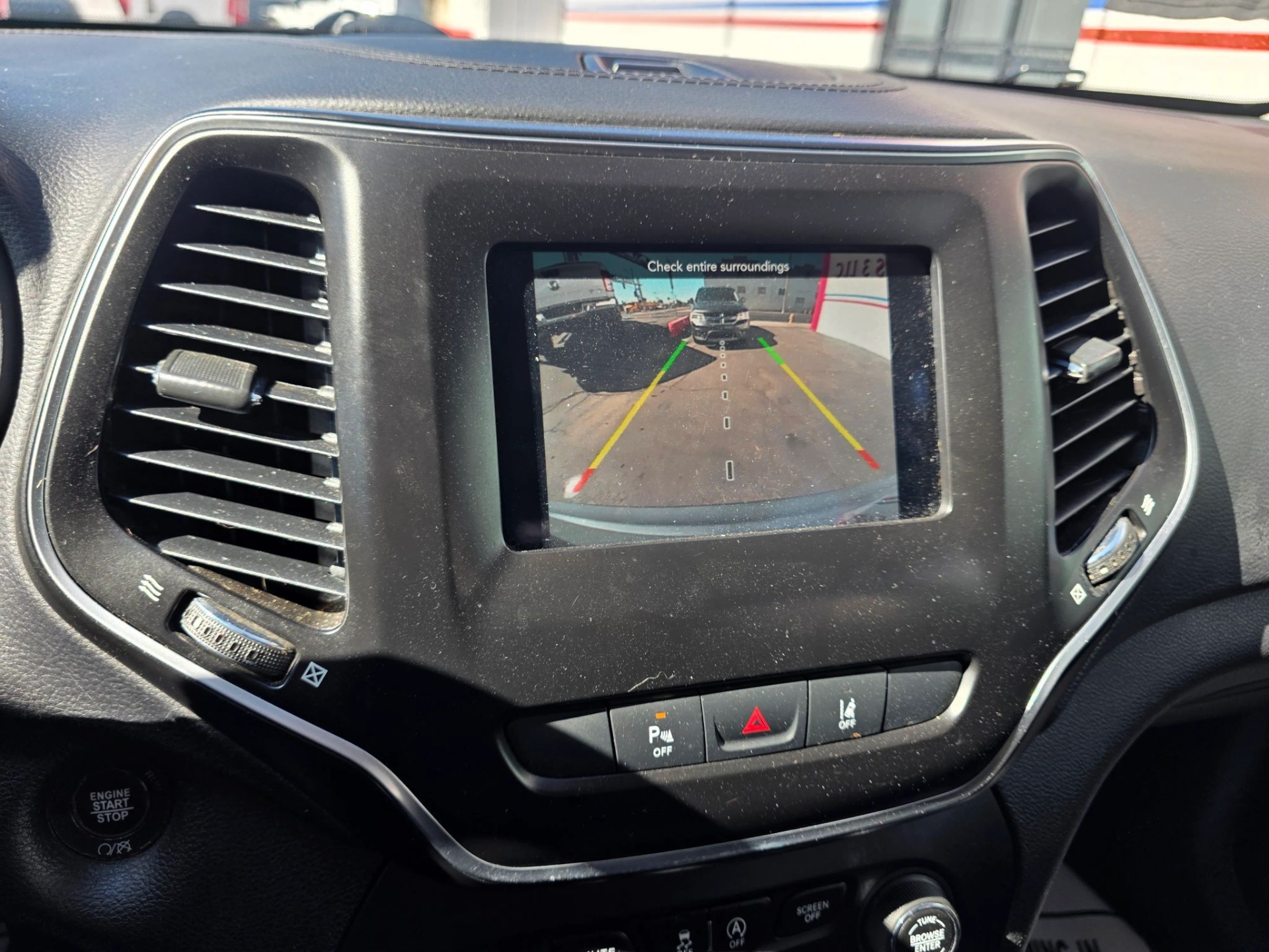 2021 Jeep Cherokee Latitude Plus - Photo 24