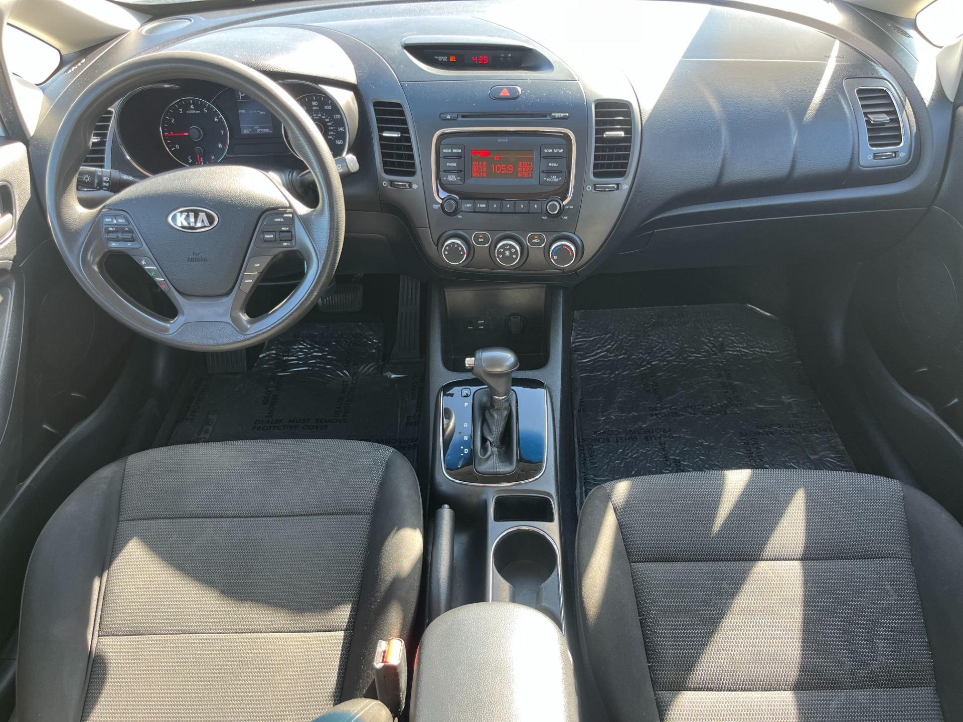 2018 Kia FORTE LX - Photo 9