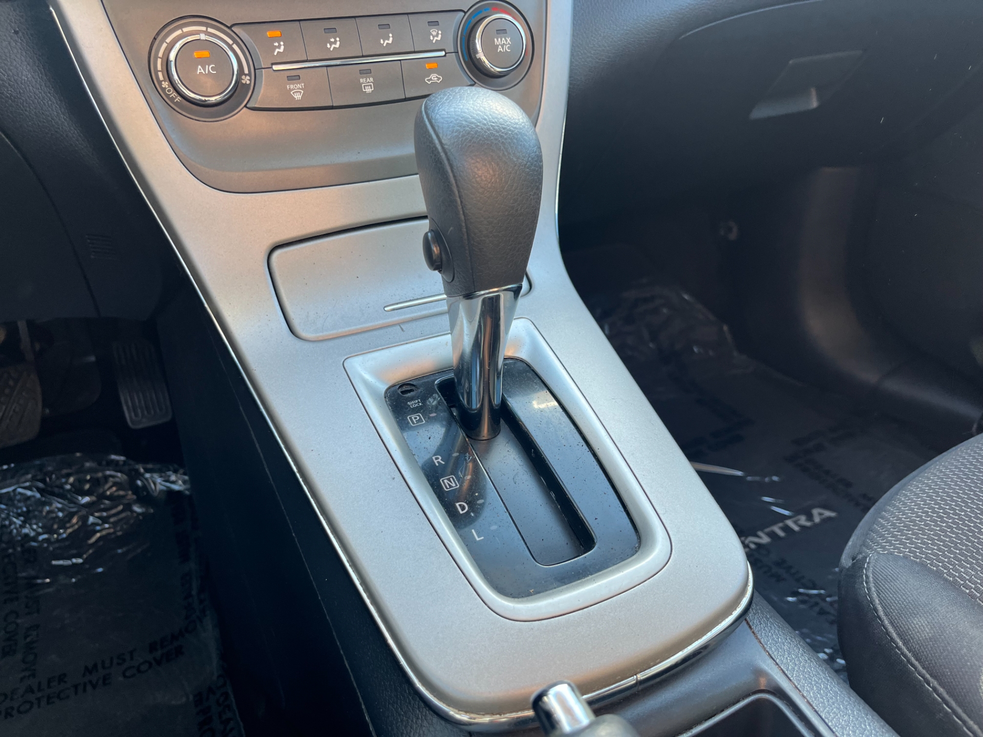 2014 Nissan Sentra S - Photo 14