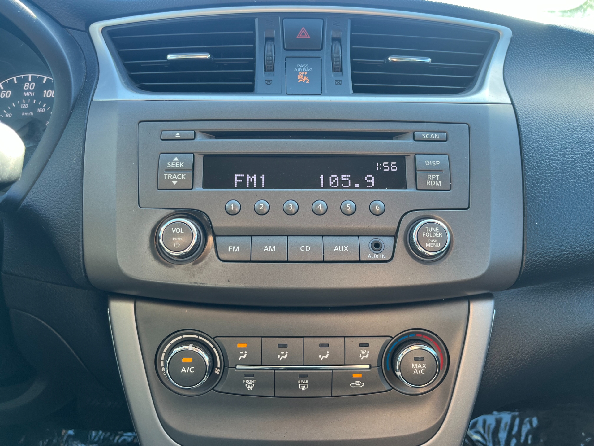 2014 Nissan Sentra S - Photo 12