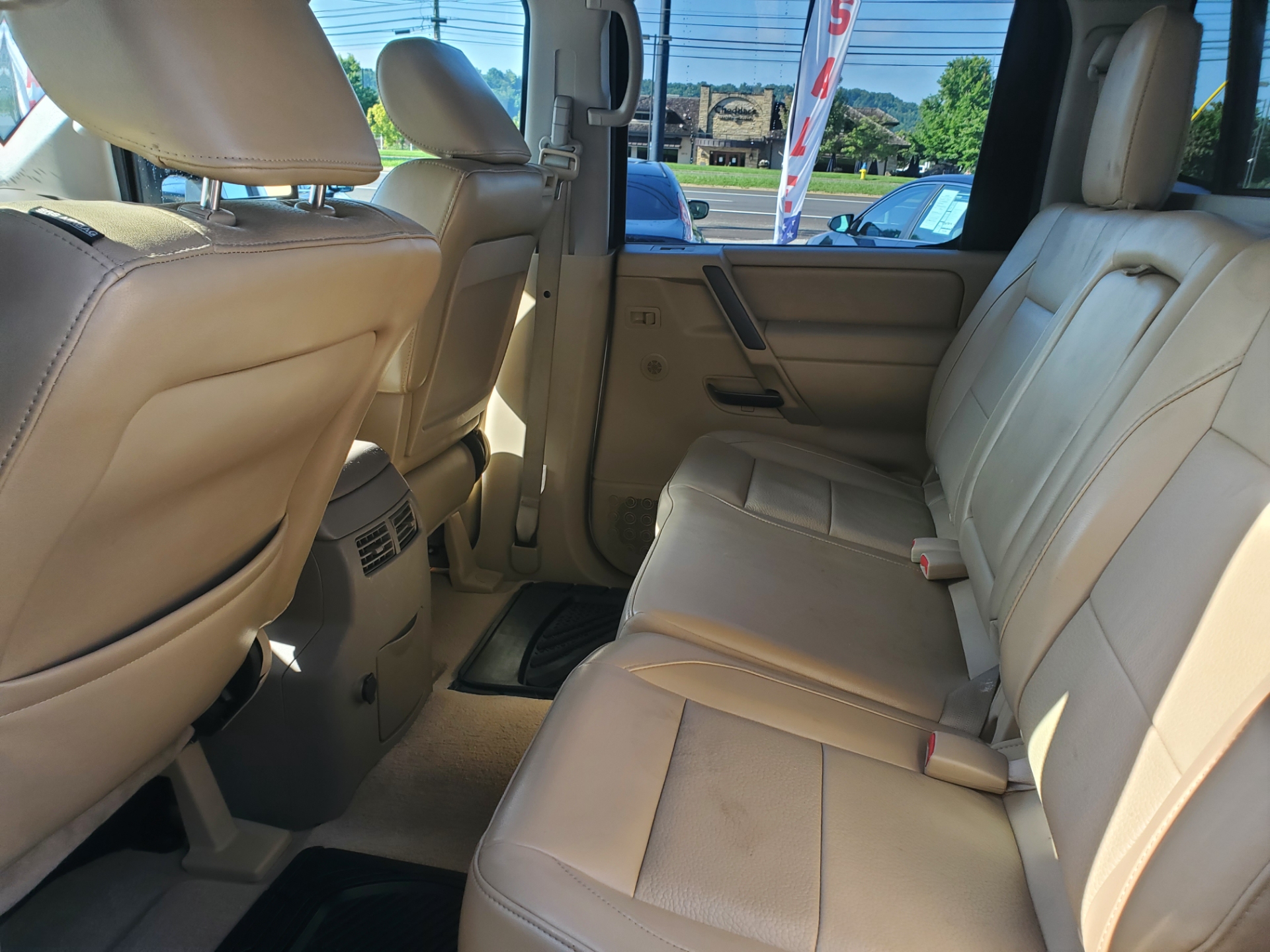 2012 Nissan Titan SL - Photo 11