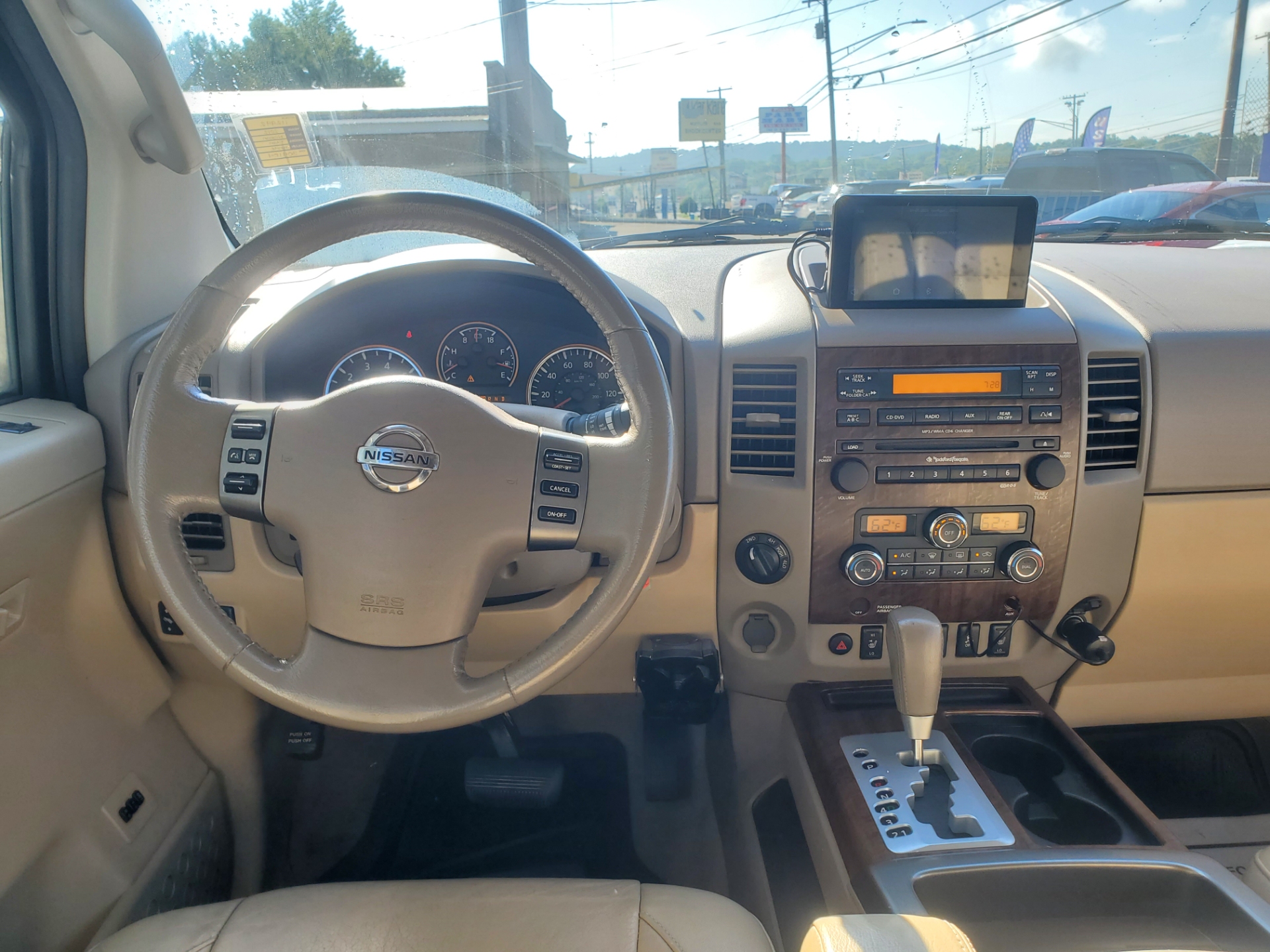 2012 Nissan Titan SL - Photo 12