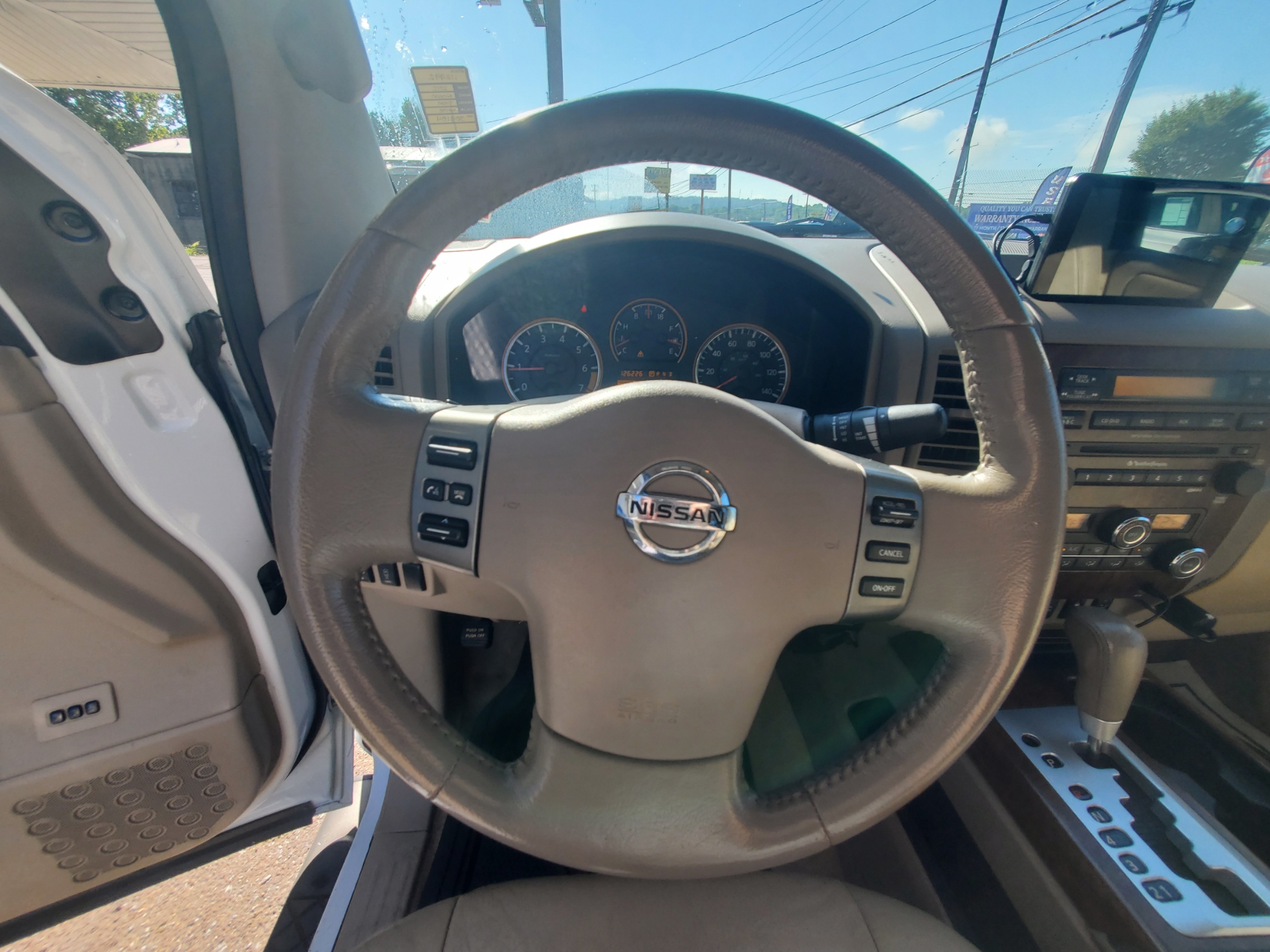 2012 Nissan Titan SL - Photo 14