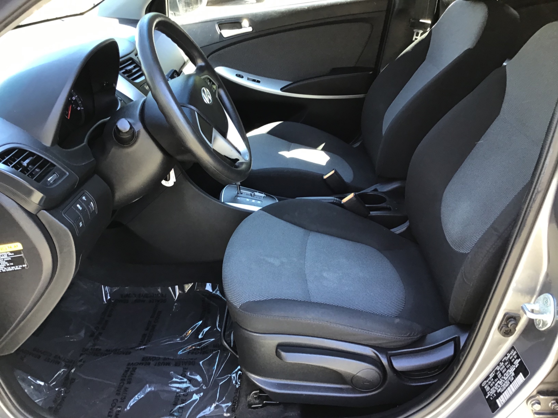 2014 Hyundai Accent GS - Photo 9