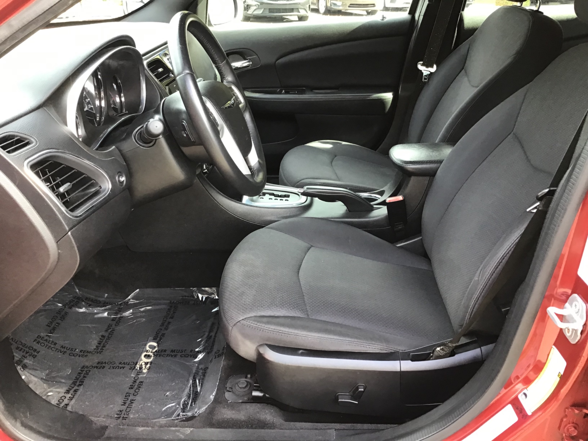 2013 Chrysler 200 Touring - Photo 9