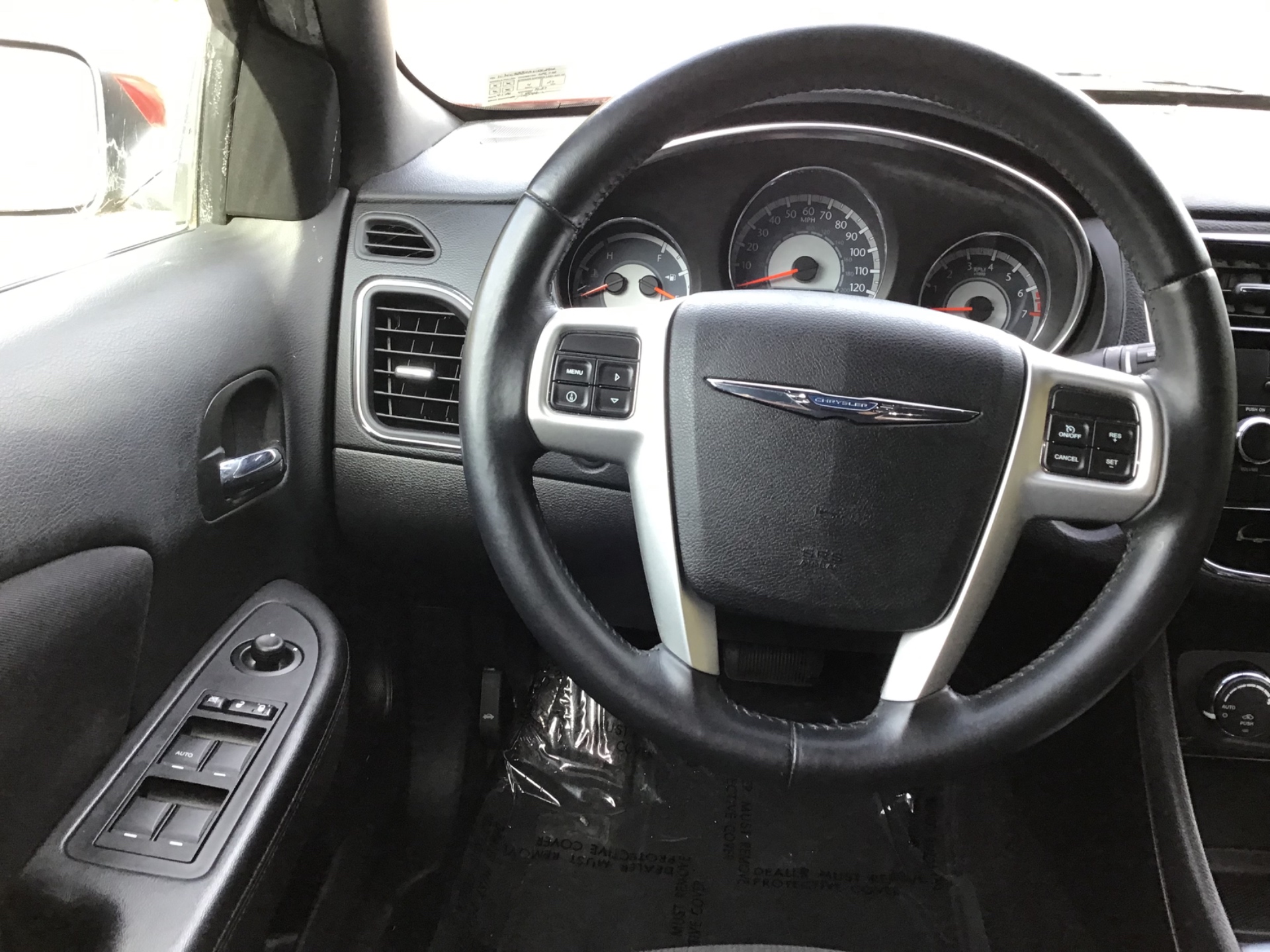 2013 Chrysler 200 Touring - Photo 13