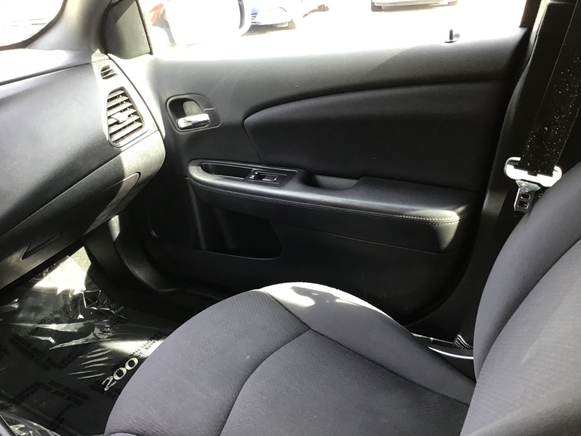2013 Chrysler 200 Touring - Photo 15